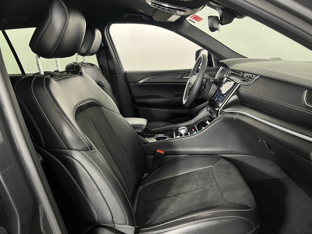2024 Jeep Grand Cherokee Altitude photo 25