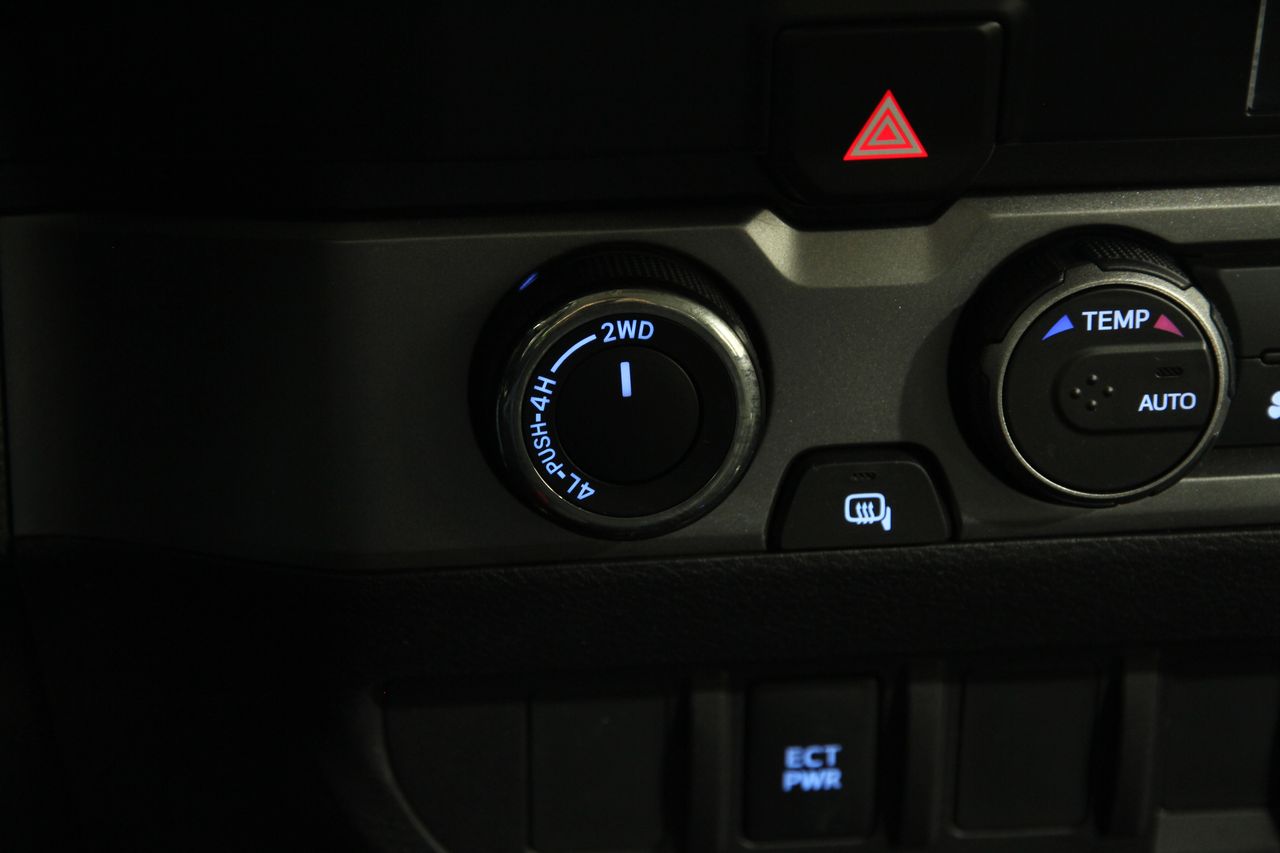 2022 Toyota Tacoma SR V6 photo 16