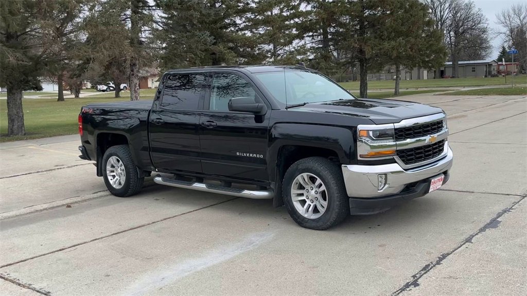 Used 2018 Chevrolet Silverado 1500 LT with VIN 3GCUKREC7JG552062 for sale in Oslo, Minnesota