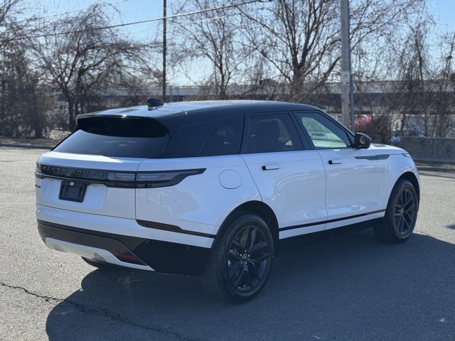2026 Land Rover Range Rover Velar SE photo 4