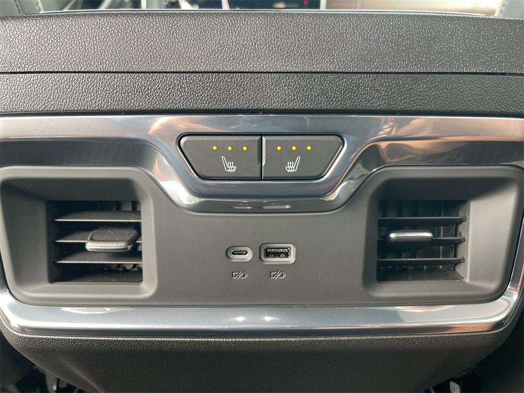 2025 Gmc Sierra 2500 HD Denali Ultimate photo 13