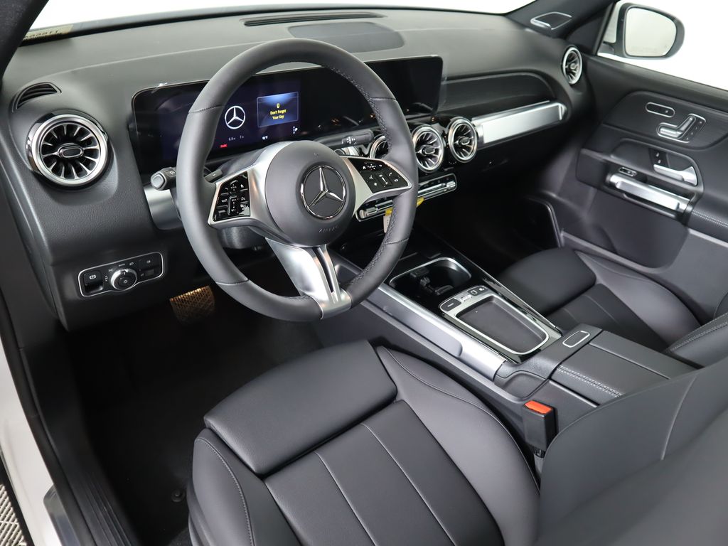 2025 Mercedes Benz EQB photo 8