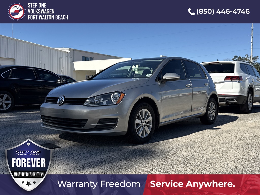 2016 Volkswagen Golf TSI S's photo