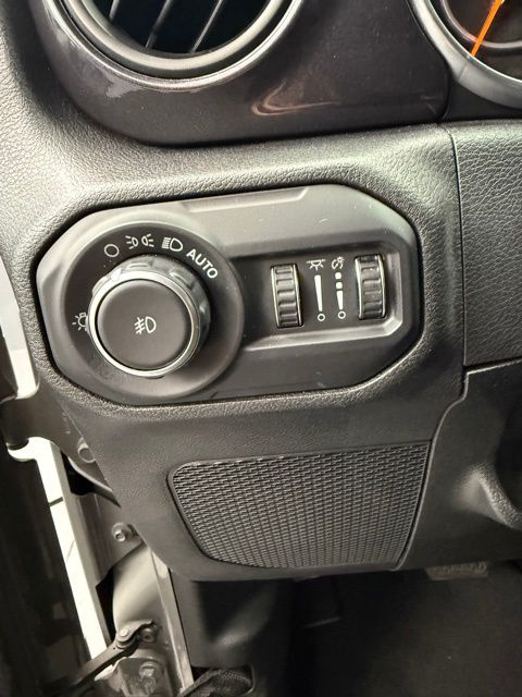 2021 Jeep Wrangler Unlimited Sport Altitude photo 37