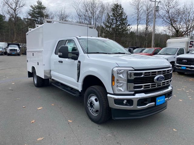 2026 Ford F-350 Super Duty Chassis Cab