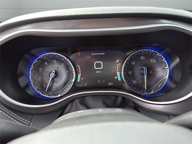2026 Chrysler Pacifica photo 13