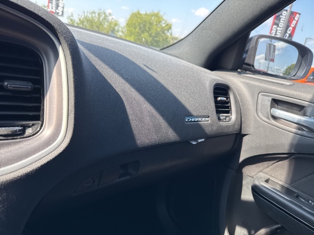2022 Dodge Charger SXT photo 30