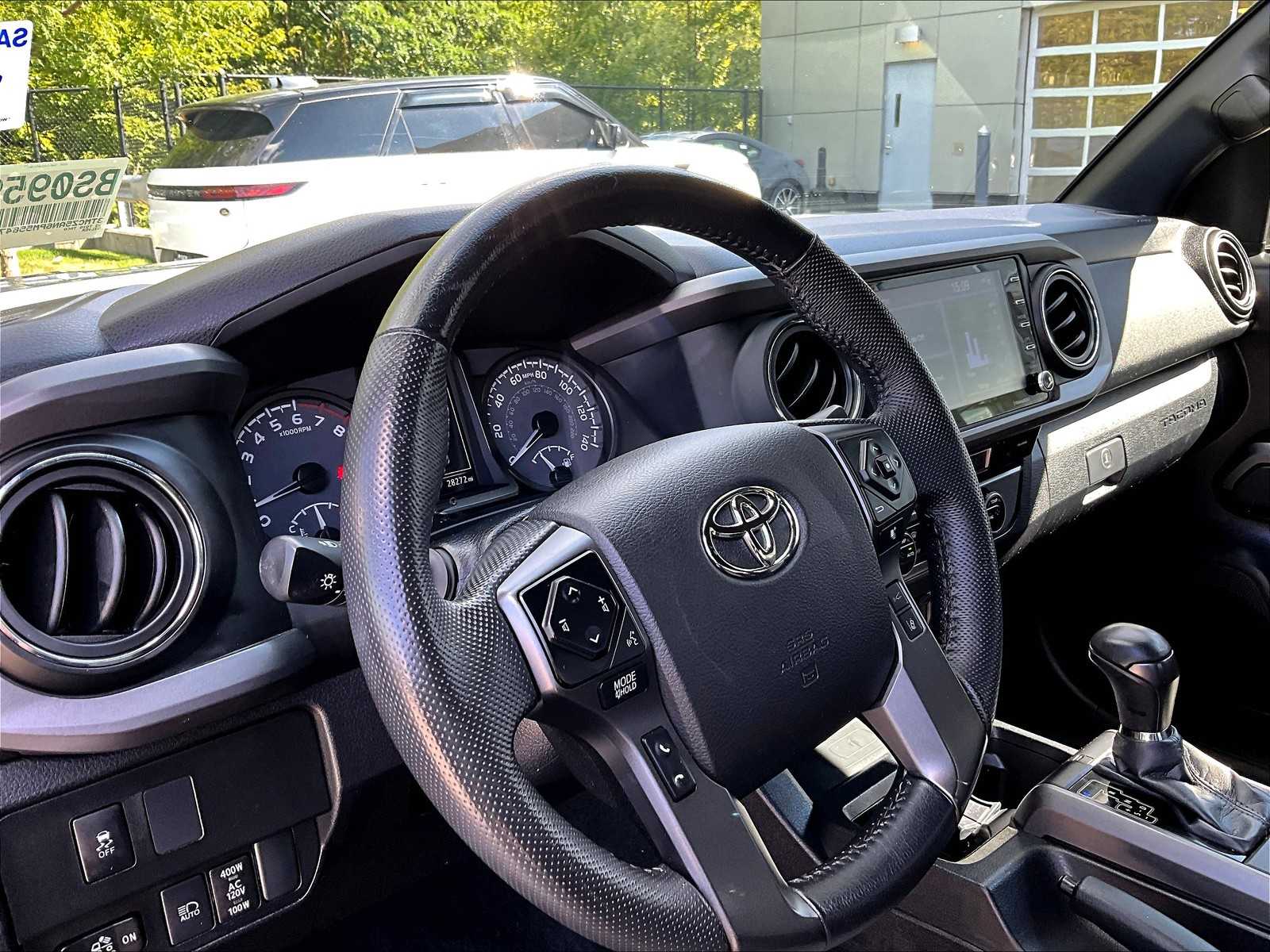 2023 Toyota Tacoma TRD photo 8