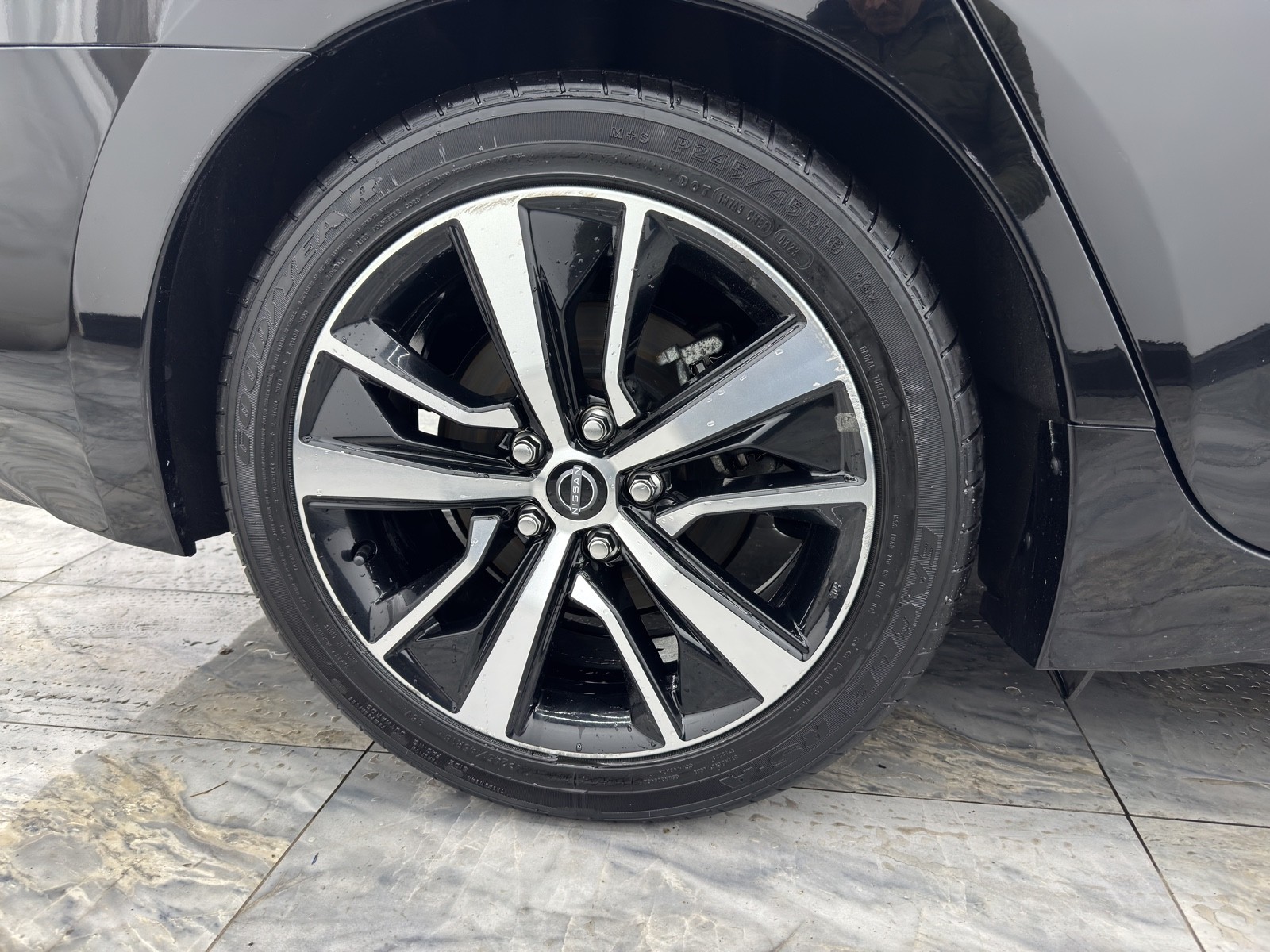 2023 Nissan Maxima SV photo 10
