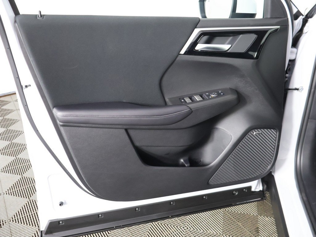 2025 Mitsubishi Outlander ES photo 22