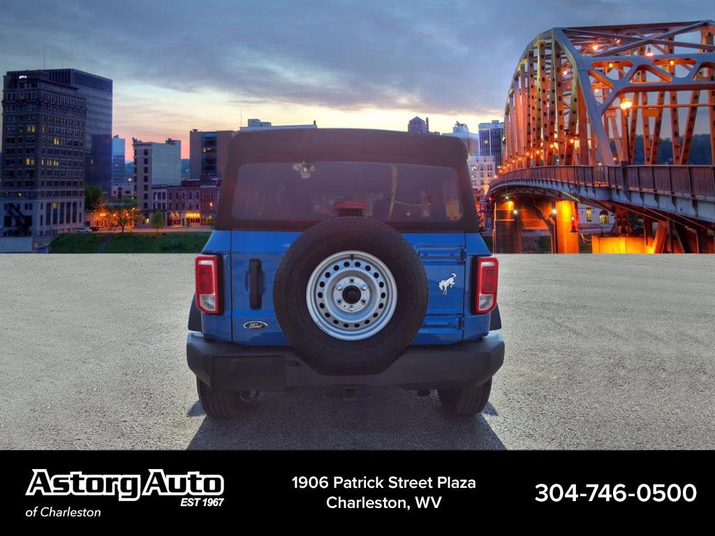 2023 Ford Bronco Base photo 4