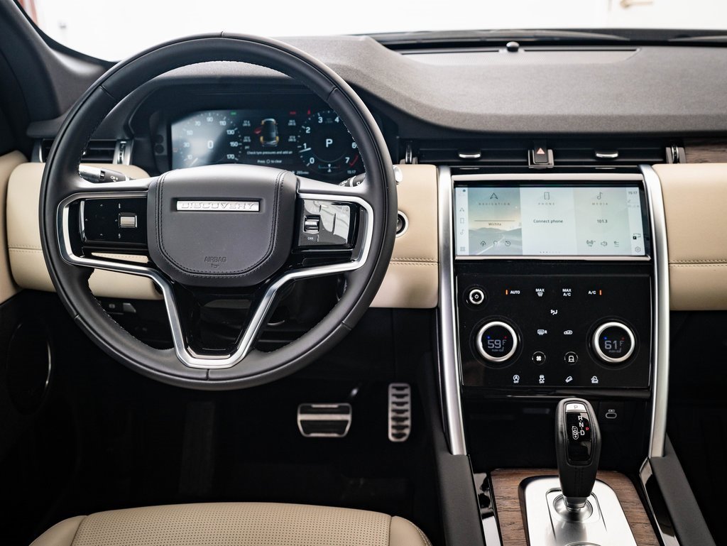 2022 Land Rover Discovery Sport SE photo 26
