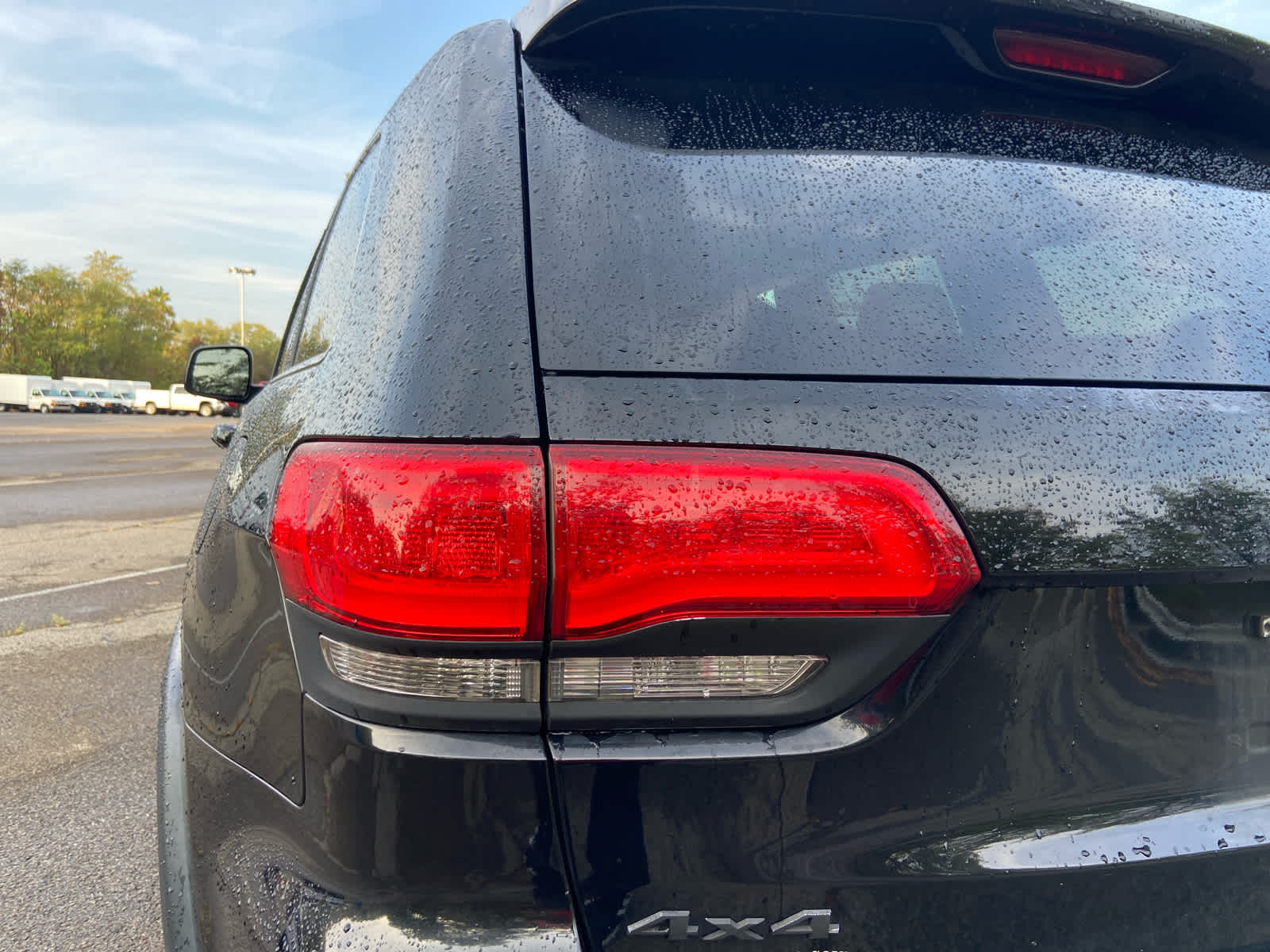 2018 Jeep Grand Cherokee Laredo E photo 3