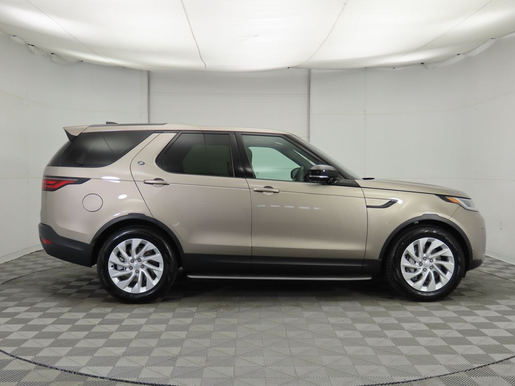 2025 Land Rover Discovery S photo 4