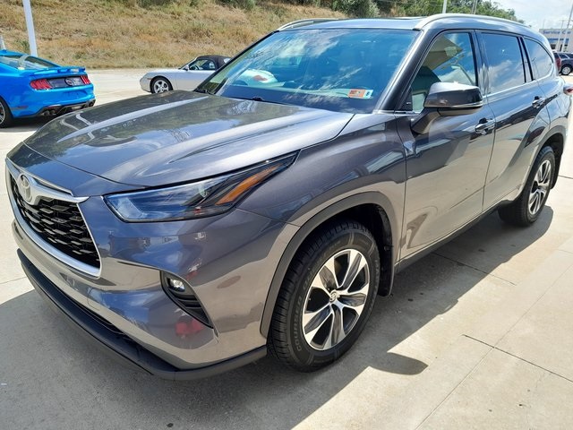 2022 Toyota Highlander XLE photo 5