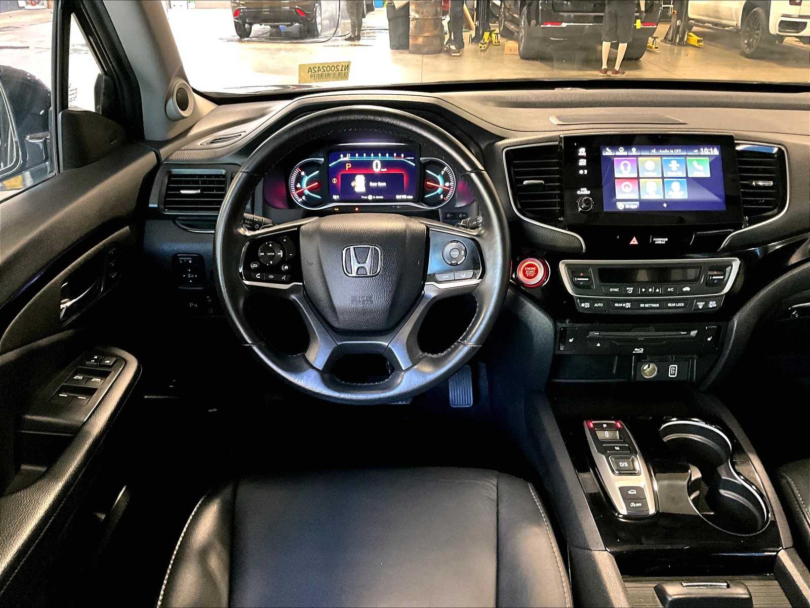 2020 Honda Pilot Touring photo 17