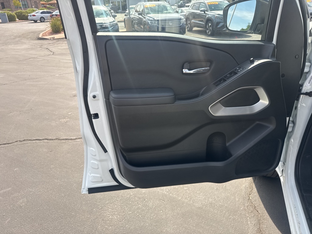 2024 Nissan Frontier SV photo 15