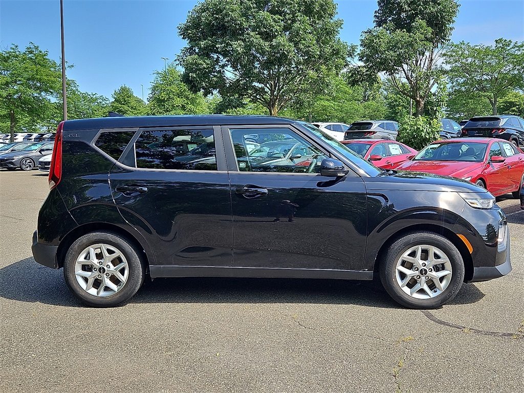2022 Kia Soul LX photo 8