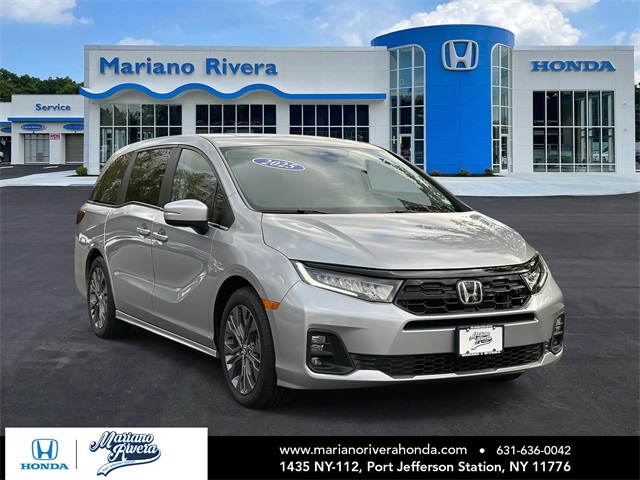 2025 Honda Odyssey Touring's photo