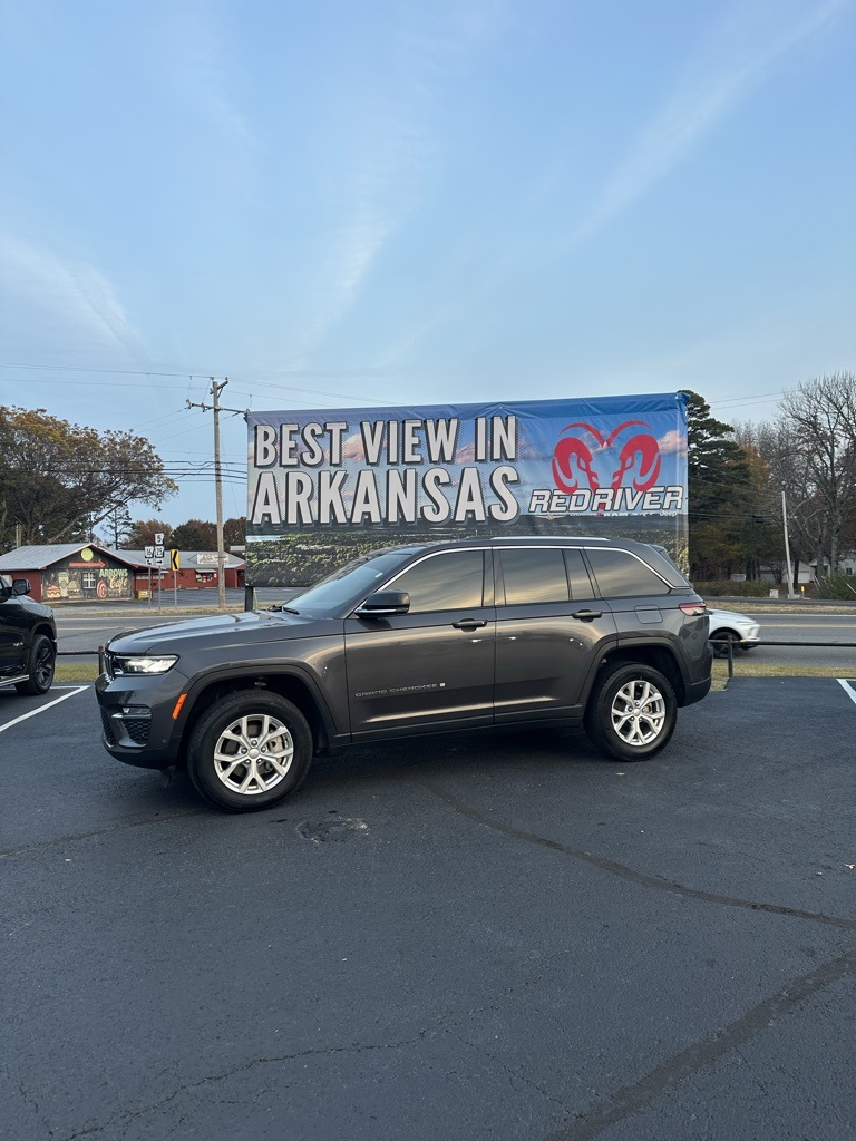 2023 Jeep Grand Cherokee Limited photo 2