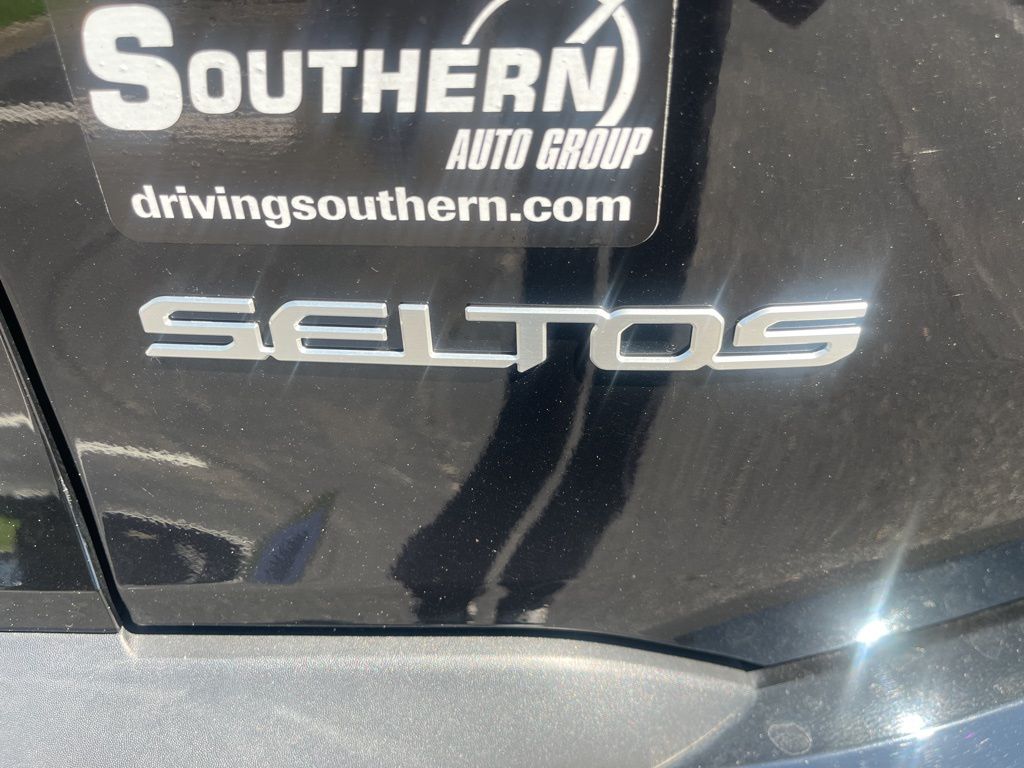 2024 Kia Seltos SX photo 5