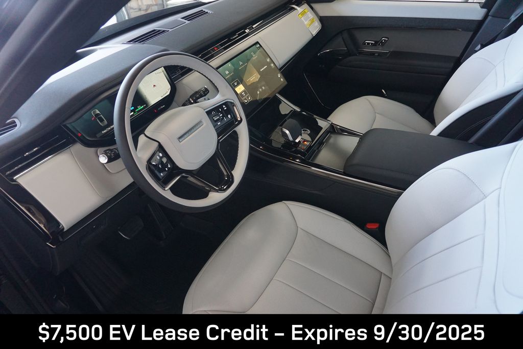 2025 Land Rover Range Rover Sport SE photo 16