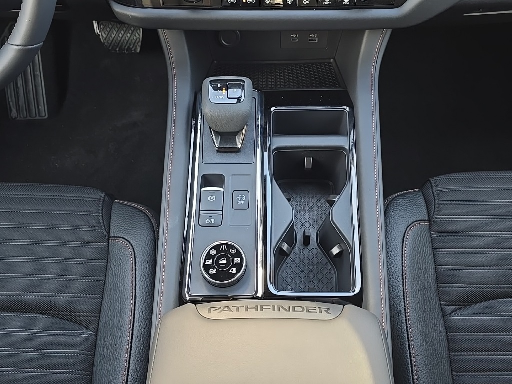 2025 Nissan Pathfinder Rock Creek photo 17