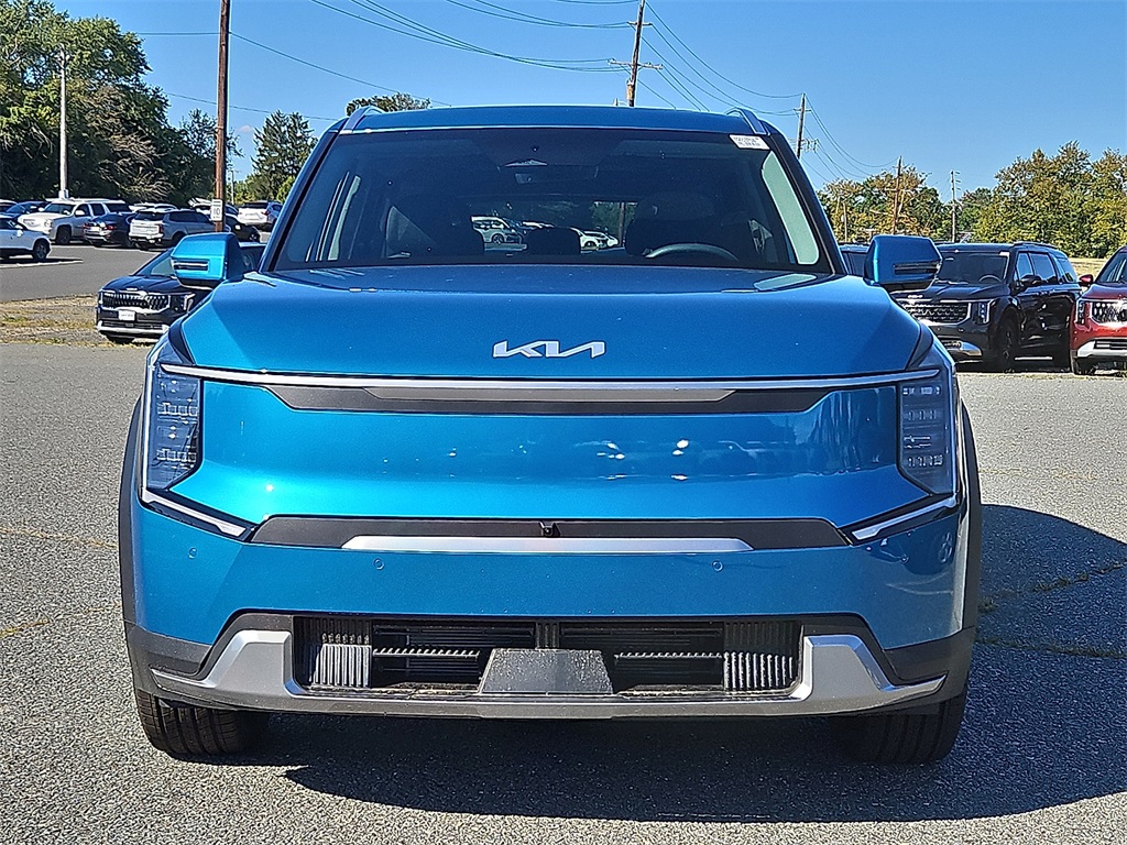 2026 Kia EV9 Wind photo 2