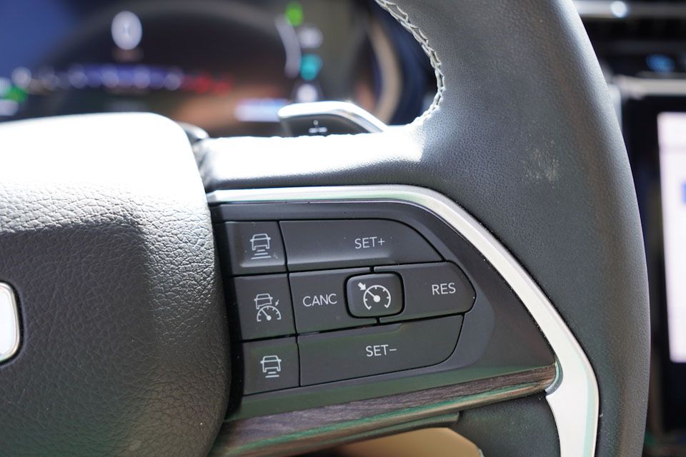 2023 Jeep Cherokee 4xe photo 32