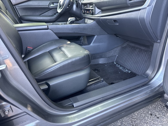 2023 Nissan Rogue SV photo 15