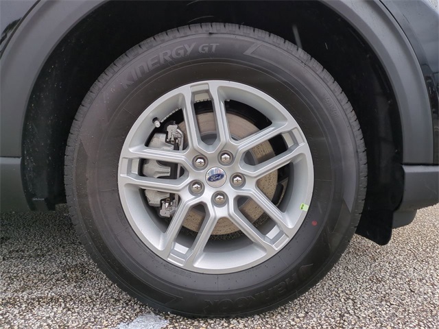 2025 Ford Explorer photo 8