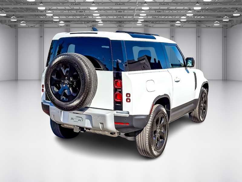 2025 Land Rover Defender 90 S photo 2
