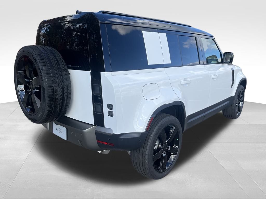 2026 Land Rover Defender 110 S photo 4