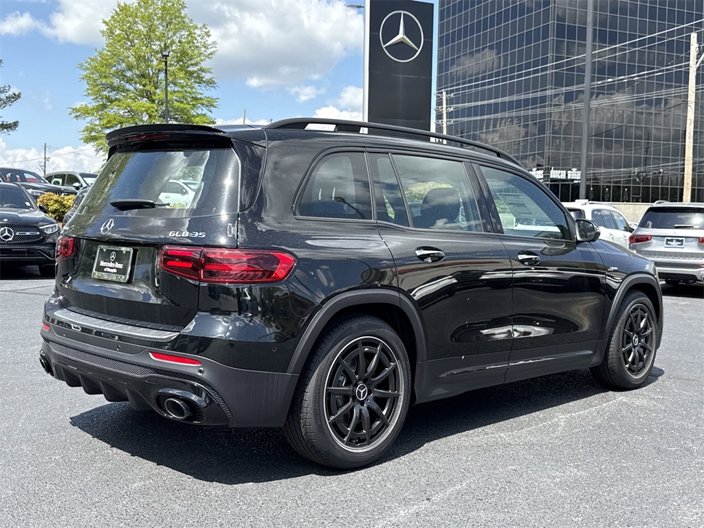 2025 Mercedes Benz GLB 35 AMG photo 5