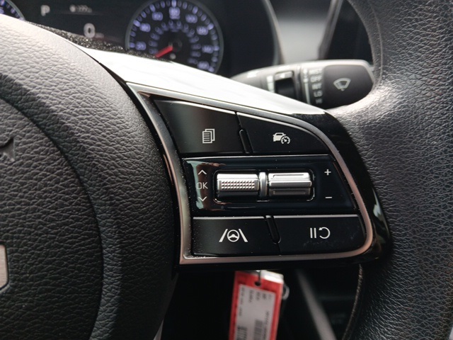 2024 Kia Forte LXS photo 9