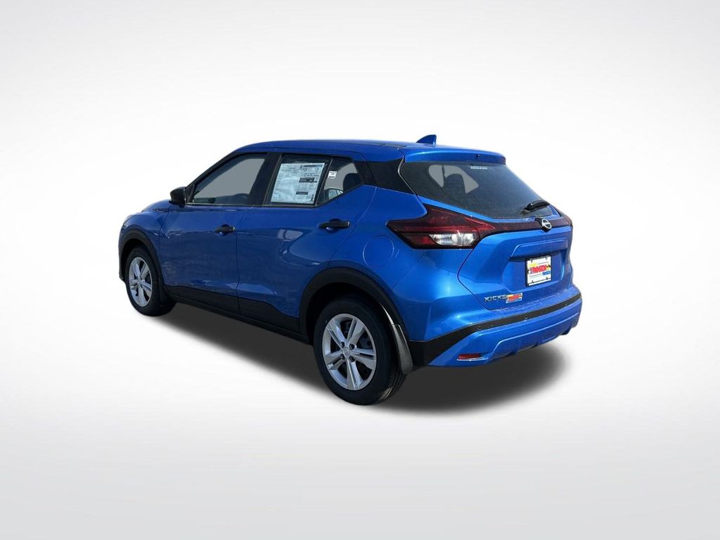2025 Nissan Kicks Play S photo 3