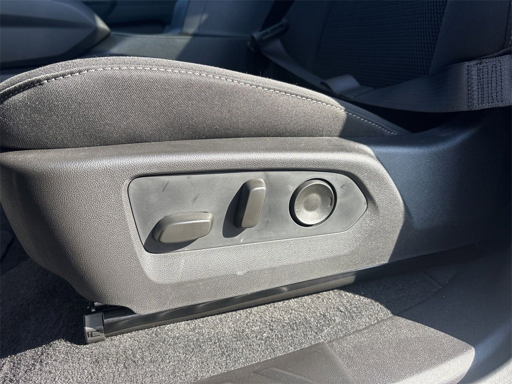 2026 Chevrolet Colorado LT photo 14