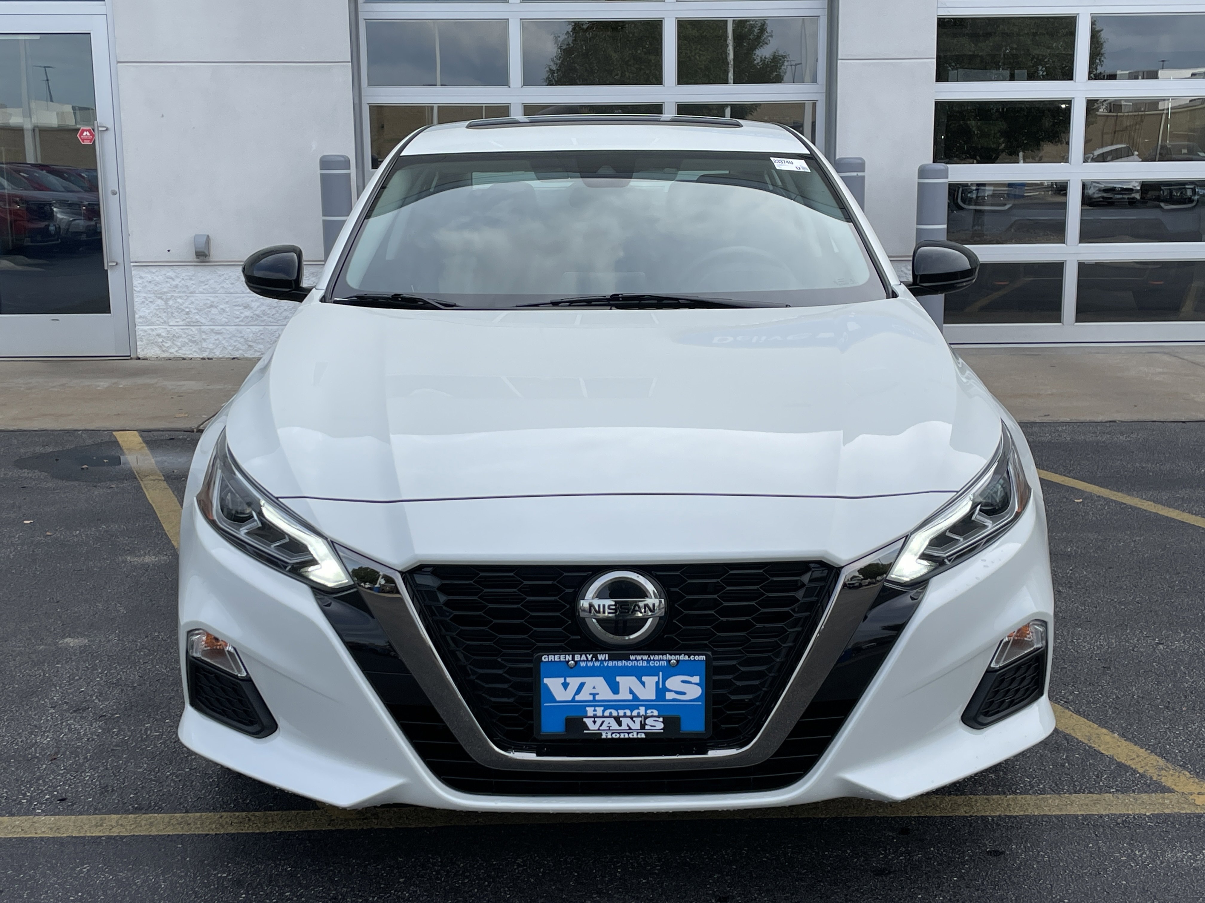 2020 Nissan Altima 2.5 SR photo 2