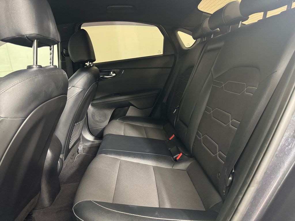 2023 Kia Forte GT-Line photo 18