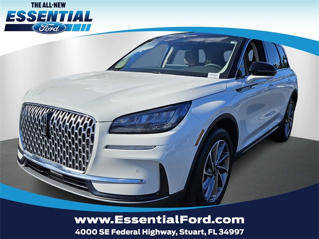 2023 Lincoln Corsair Base's photo