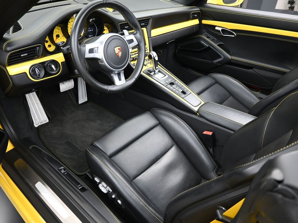 2016 Porsche 911 Turbo S photo 4