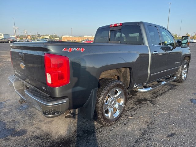 2017 Chevrolet Silverado 1500 LTZ photo 4