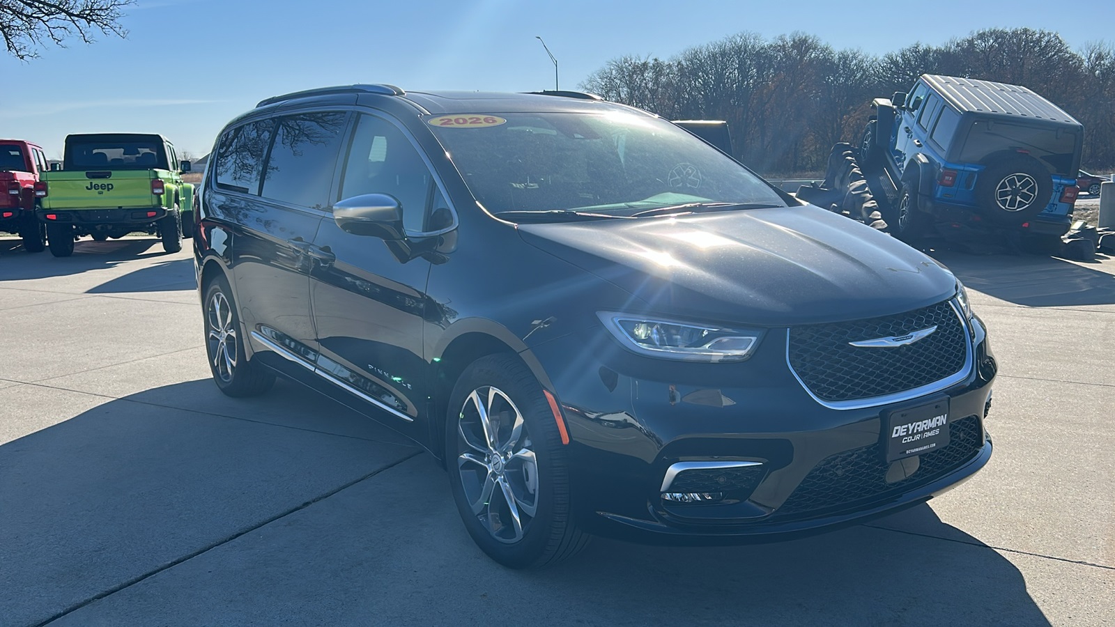 2026 Chrysler Pacifica Pinnacle's photo