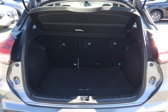 2023 Nissan Kicks SR photo 15