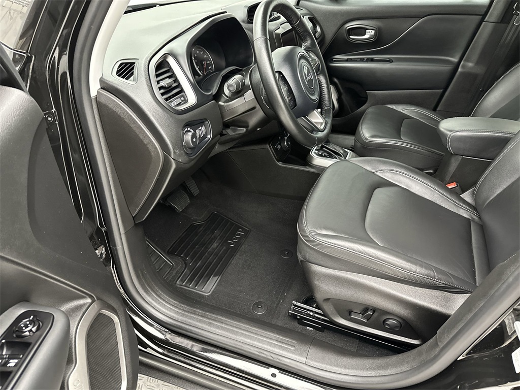 2022 Jeep Renegade Limited photo 11