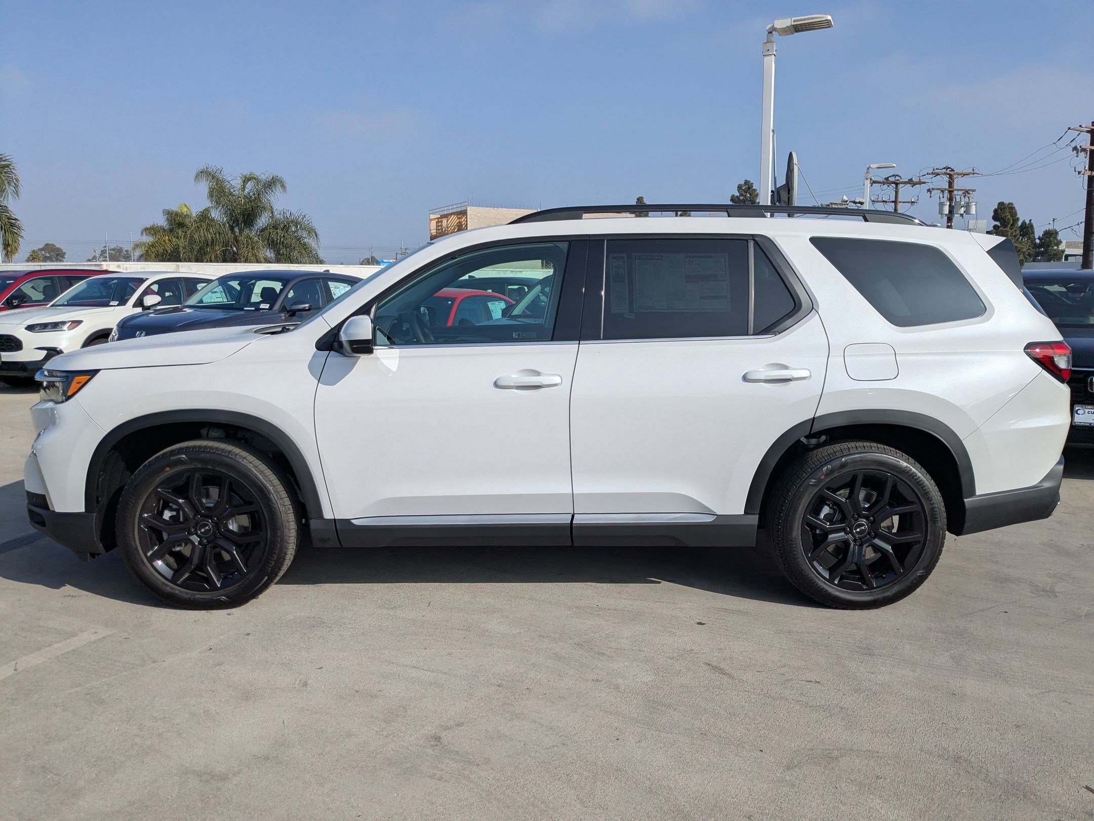 2025 Honda Pilot Touring photo 4