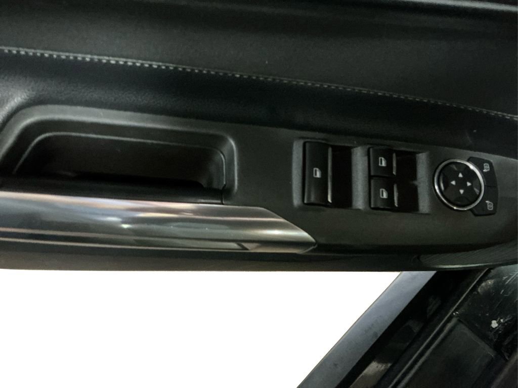 2016 Ford Mustang V6 Convertible photo 18