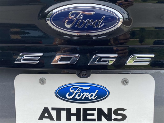 2022 Ford Edge SEL photo 3