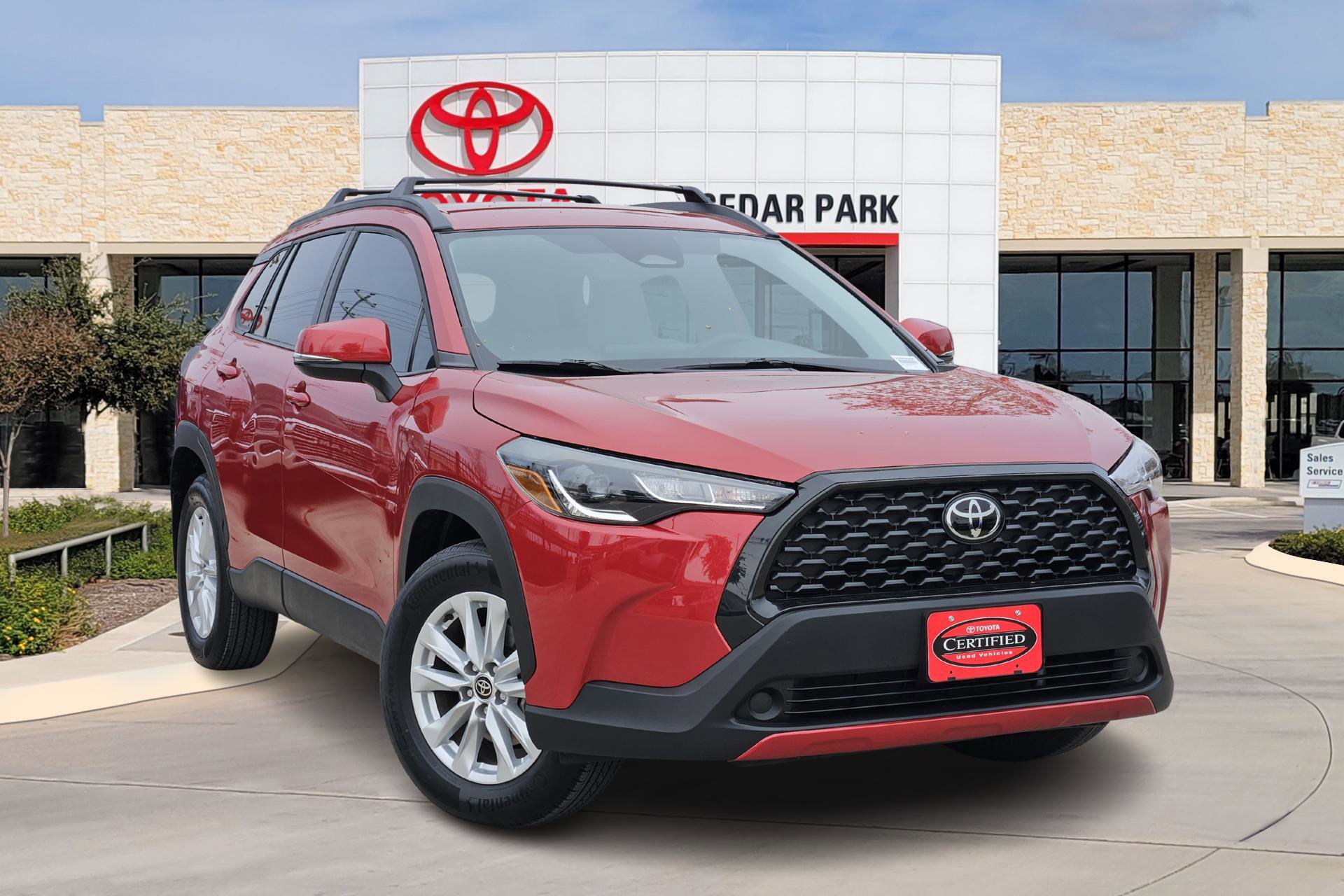 2024 Toyota Corolla Cross LE's photo