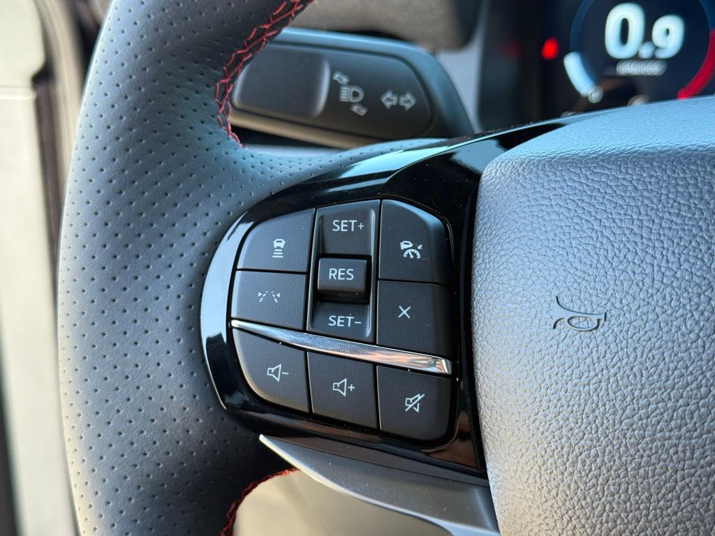 2025 Ford Explorer ST-Line photo 8